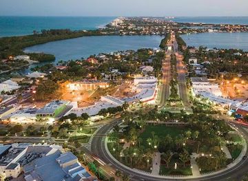 florida/sarasota-beaches/attraction/st-armands-circle