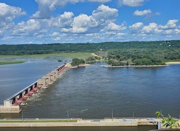 iowa/dubuque/attraction/us-lock-and-dam-no-11