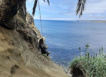 california/la-jolla/attraction/coast-walk-trail
