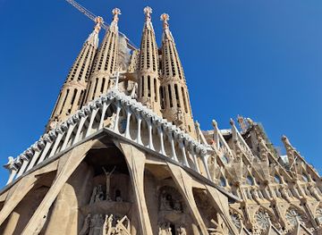 spain/catalonia/attraction/basilica-de-la-sagrada-familia