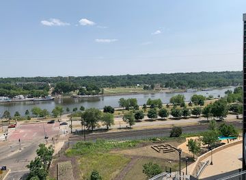 minnesota/saint-paul/attraction/wabasha-street-caves