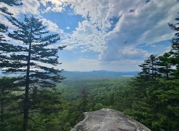 vermont/molly-falls-state-park/attraction/trailhead-devil-s-hill