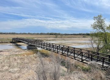 nebraska/sandhills/attraction/crane-trust-nature-visitor-center