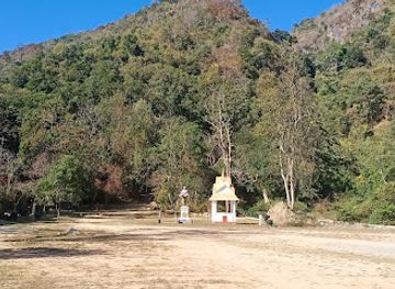 laos/phou-bia/attraction/tham-piew-cave