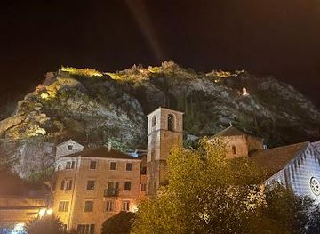montenegro/podgorica/attraction/old-town-square