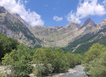 spain/ordesa-y-monte-perdido-national-park/attraction/circo-de-la-larri-pineta-p-n-ordesa