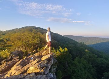 virginia/skyline-drive/attraction/bearfence-mountain