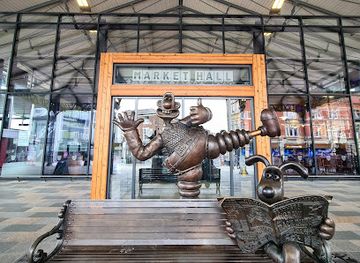 united-kingdom/lancashire/attraction/wallace-and-gromit-statue