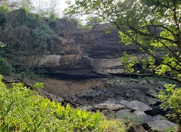 ghana/ashanti-region/attraction/akumersu-waterfalls