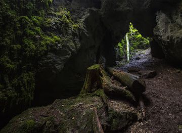 romania/bihor/attraction/barsa-ice-cave