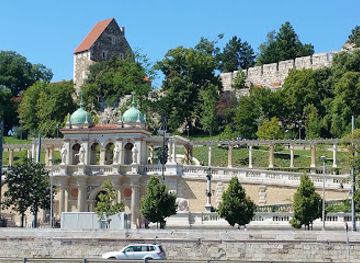 hungary/central-hungary/attraction/varkert-bazar