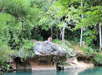 belize/belize-city/attraction/cave-tubing-r-us