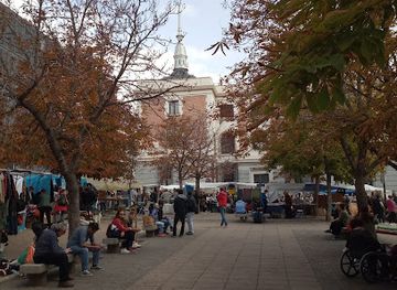 spain/madrid-community/attraction/plaza-del-gral-vara-de-rey