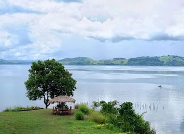 indonesia/south-papua/attraction/lake-sentani