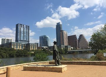texas/central-texas/attraction/stevie-ray-vaughan-statue
