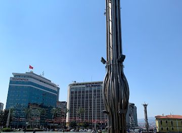 turkiye/izmir/attraction/izmir-ataturk-aniti