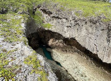 cook-islands/atiu/attraction/three-grottos