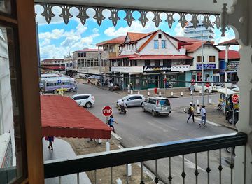 suriname/interior-rainforest/attraction/readytex-art-gallery