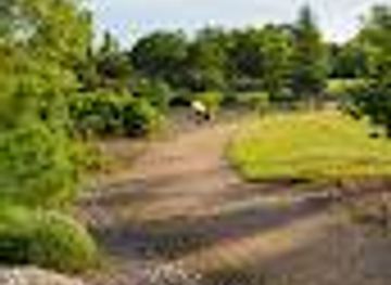 missouri/jefferson-city/attraction/darwin-and-axie-hindman-discovery-garden