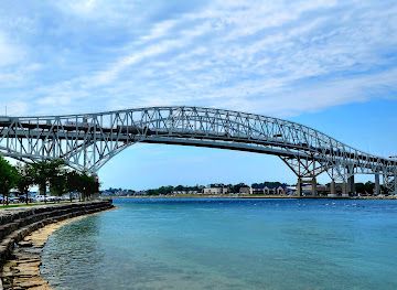 canada/southwestern-ontario/attraction/blue-water-bridge