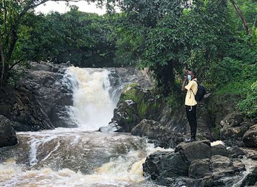 ghana/kwahu/attraction/kentenkren-waterfalls