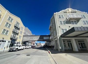 california/big-sur/attraction/cannery-row