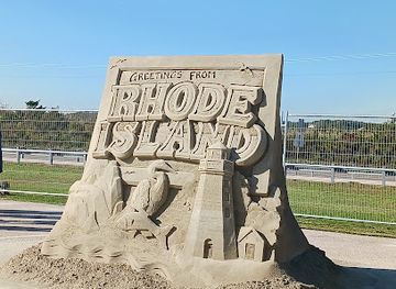 rhode-island/napatree-point-conservation-area/attraction/misquamicut-state-beach-pavillion