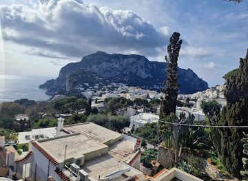 italy/capri/attraction/belvedere-matermania