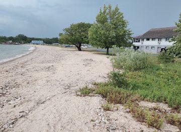 ohio/lake-erie-islands/attraction/pebble-beach