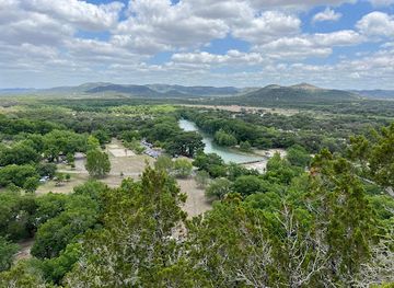 texas/lost-maples-state-natural-area/attraction/garner-state-park