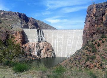 arizona/tonto-national-forest/attraction/theodore-roosevelt-dam