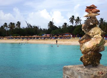 sint-maarten/lowlands/attraction/mullet-bay-beach