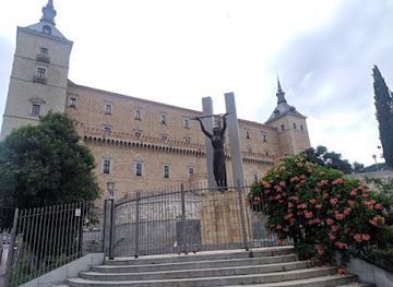 spain/toledo/alcazar/attraction/edificio-alcazar