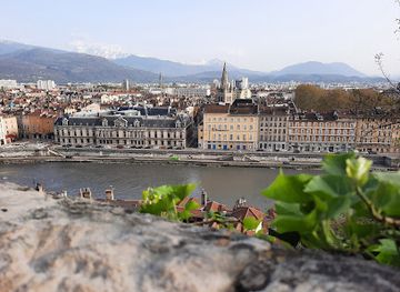 france/rhone-alpes/attraction/fontaine-au-lion