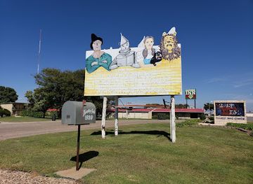 Dorothy's House and the Land of Oz
