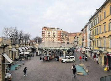 italy/parma/attraction/piazza-ghiaia