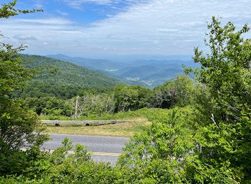 south-carolina/blue-ridge-mountains/attraction/glassmine-falls