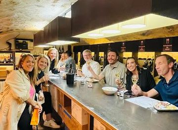 france/paris/attraction/april-in-paris-tours