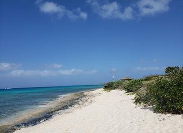 turks-and-caicos-islands/providenciales/attraction/malcolm-s-road-beach
