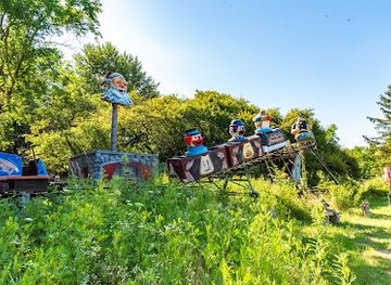 west-virginia/bluefield/attraction/the-farnham-colossi