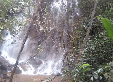 cameroon/south-west-region/attraction/meloonbua-waterfalls-bamougong