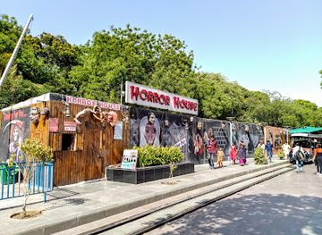 india/ahmedabad/attraction/horror-house-kankaria