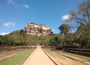 sri-lanka/sigiriya/attraction/summer-palace