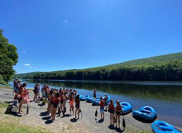 delaware/the-delaware-water-gap/attraction/edge-of-the-woods-outfitters