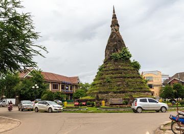 laos/vientiane/chanthabouly/attraction/that-dam-stupa