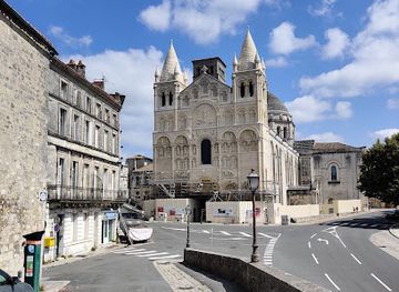 france/poitou-charentes/attraction/angouleme-cathedral