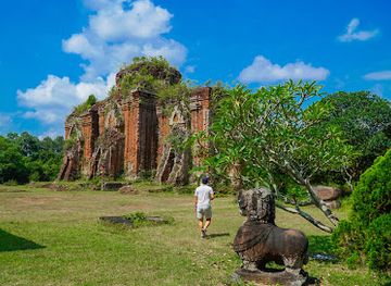 vietnam/tam-ky/attraction/chien-dan-cham-towers