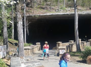 Cathedral Caverns State Park
