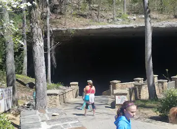Cathedral Caverns State Park