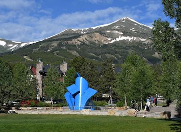 colorado/breckenridge/attraction/blue-river-plaza